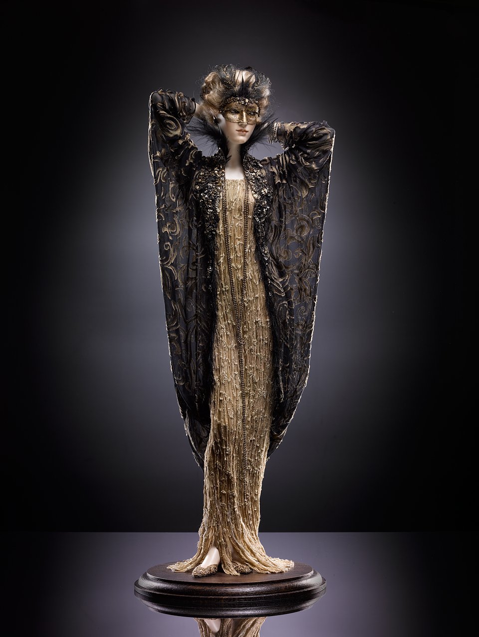Alexandra-Kokinova-muneca-hecha-a-mano-Tina-art-deco