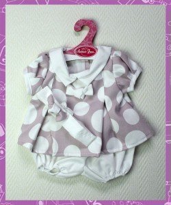 Foto vestido para muñeca de 42 centímetros, con lunares de Antonio Juan