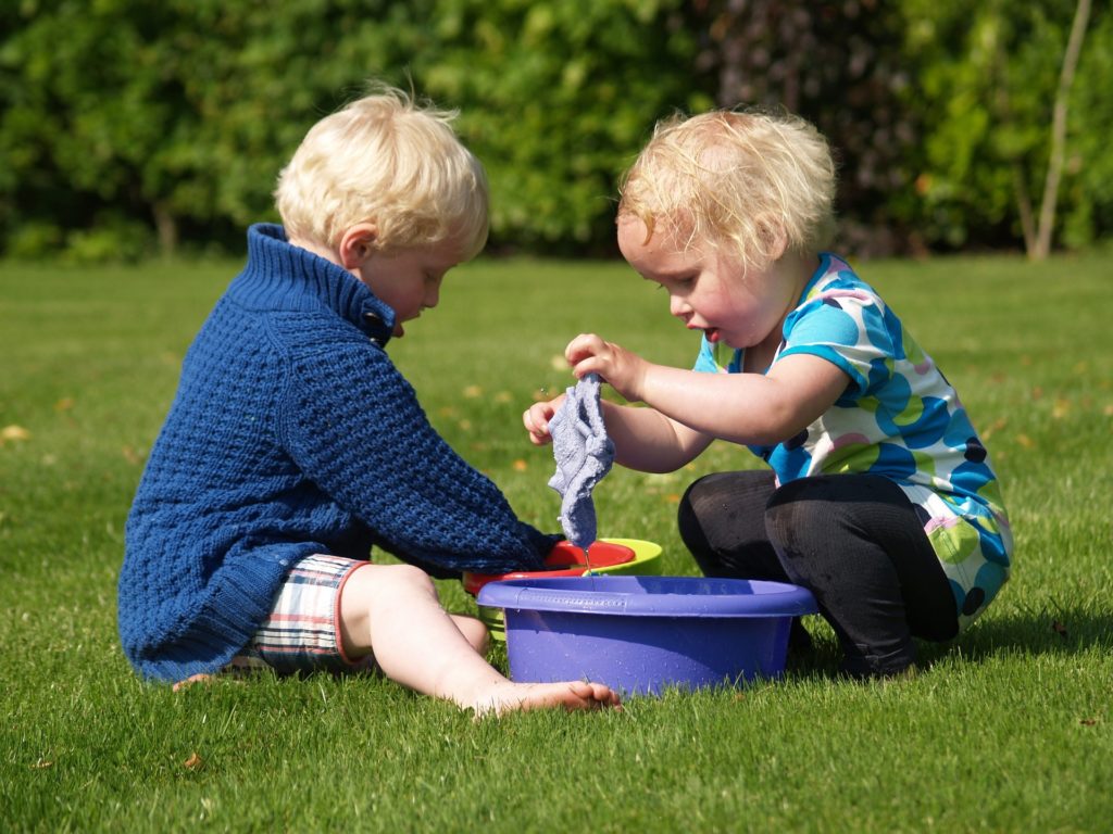 Beneficios de jugar al aire libre socialización